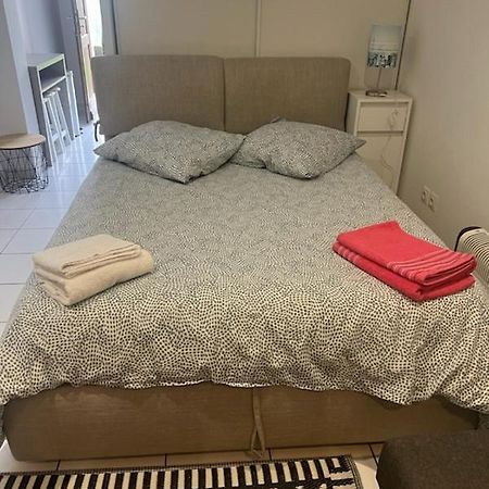 Studio - Carre De Soie Vaulx En Velin Luaran gambar