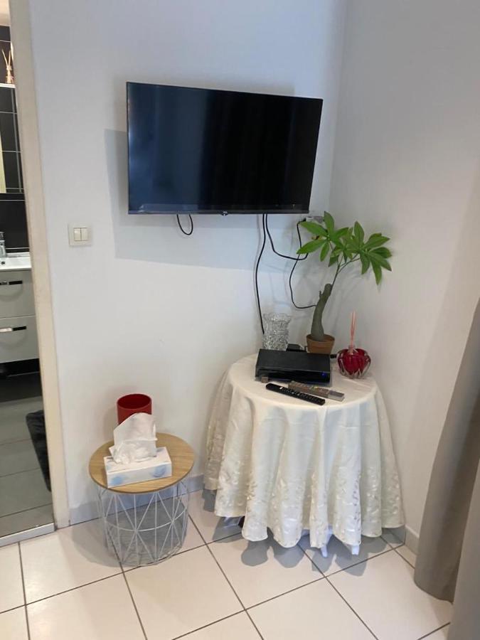 Studio - Carre De Soie Vaulx En Velin Luaran gambar