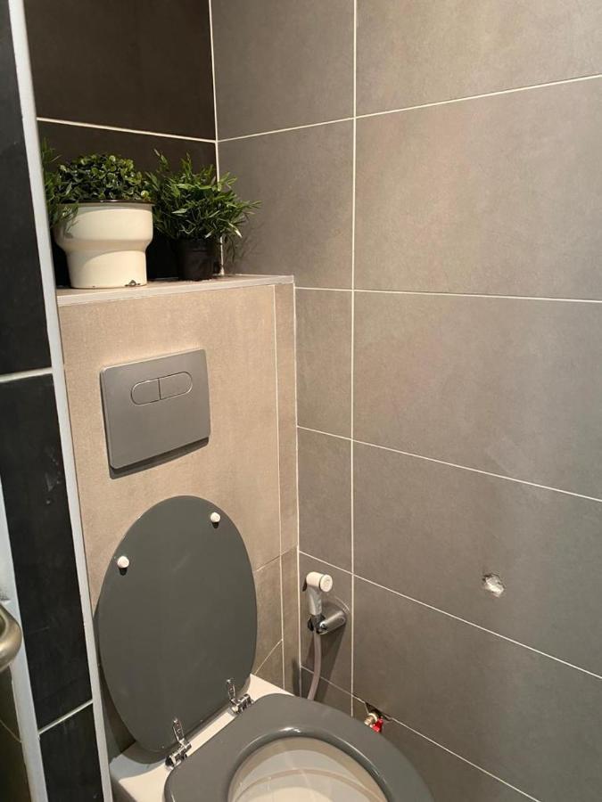 Studio - Carre De Soie Vaulx En Velin Luaran gambar